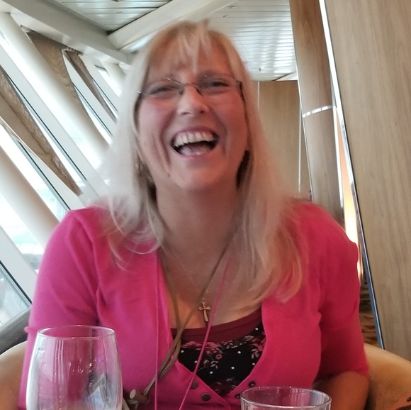 Meet your Posher, Darlene - Picture 1 of 1